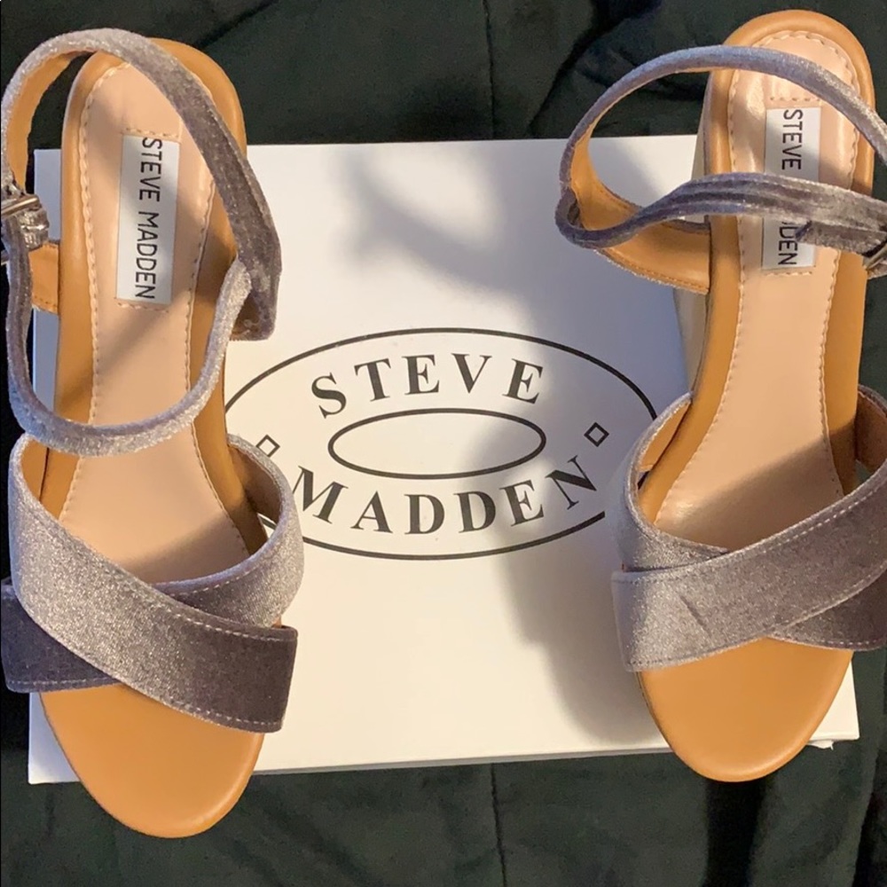 Steve Madden grey velvet wedges size 9